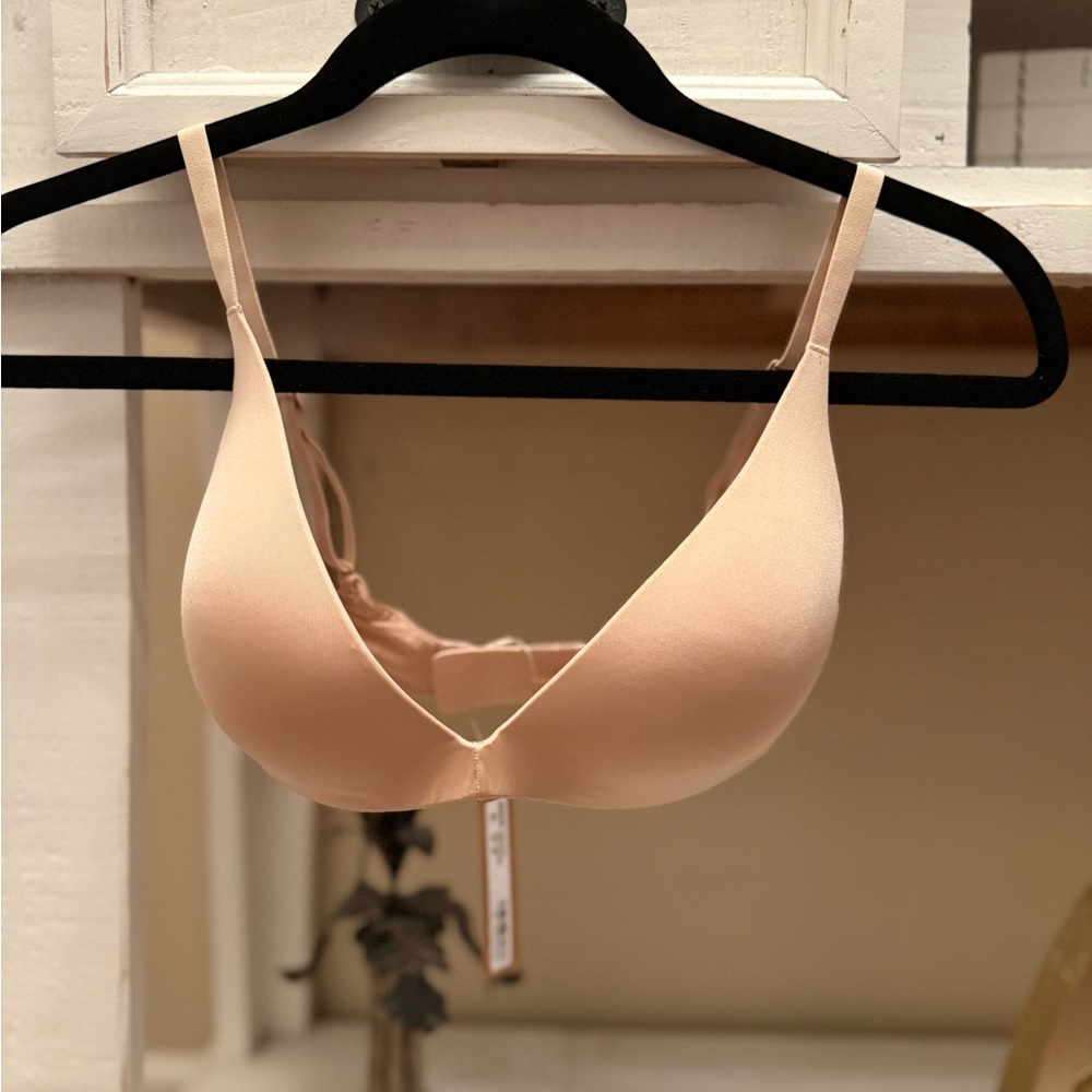 SKIMS Wireless Form Super Push Up Bra in Sand